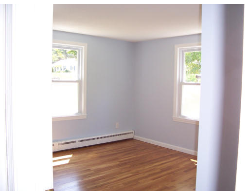 51 Kerry Drive Springfield, MA 01118 - Photo 4 of 6 Gallery Image 4