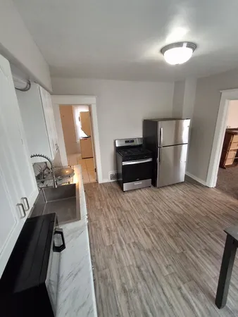 $1,800 | 531 Eastern Avenue Northeast, Unit B, Grand Rapids, MI 49503