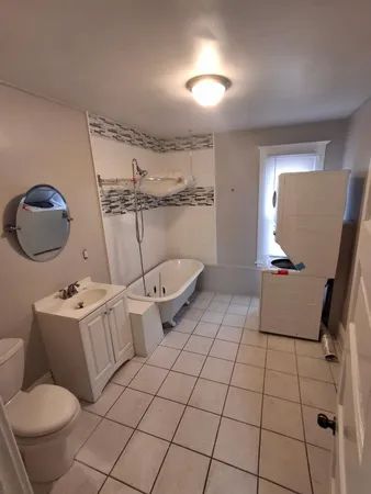 $1,800 | 531 Eastern Avenue Northeast, Unit B, Grand Rapids, MI 49503