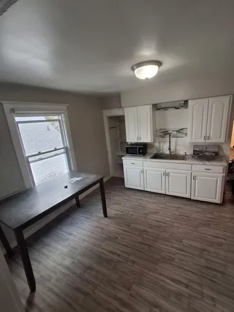 $1,800 | 531 Eastern Avenue Northeast, Unit B, Grand Rapids, MI 49503