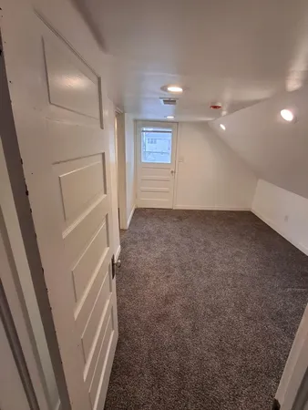 $1,800 | 531 Eastern Avenue Northeast, Unit B, Grand Rapids, MI 49503