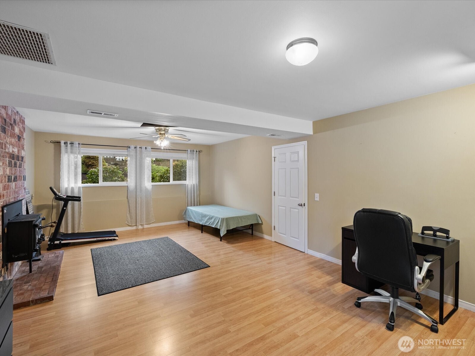 22427 82nd Avenue West Edmonds, WA 98026 - Photo 26 of 29