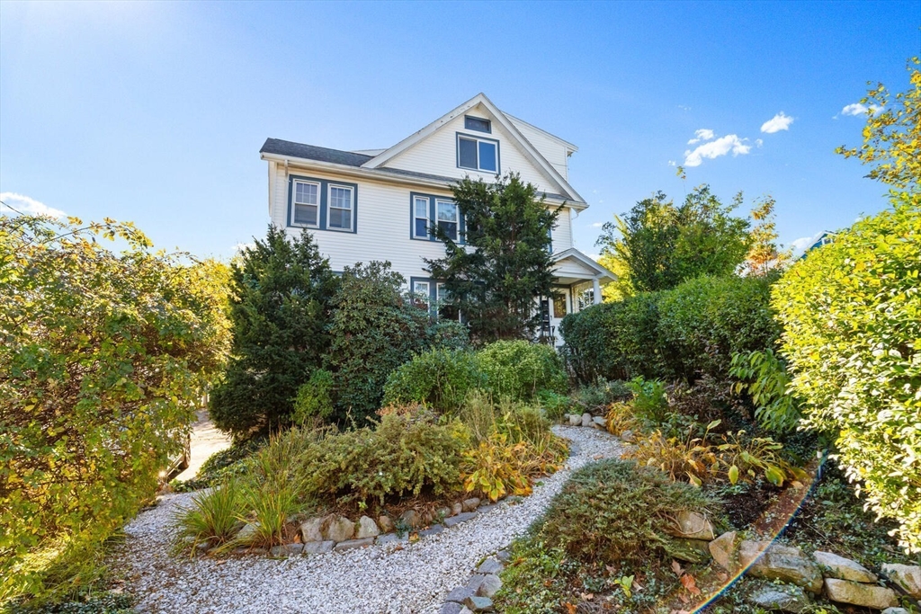 87 Templeton Parkway, Unit 3 Watertown, MA 02472 - Photo 1 of 32 Gallery Image 1
