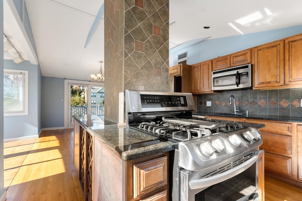87 Templeton Parkway, Unit 3 Watertown, MA 02472 - Photo 14 of 32 Gallery Image 14