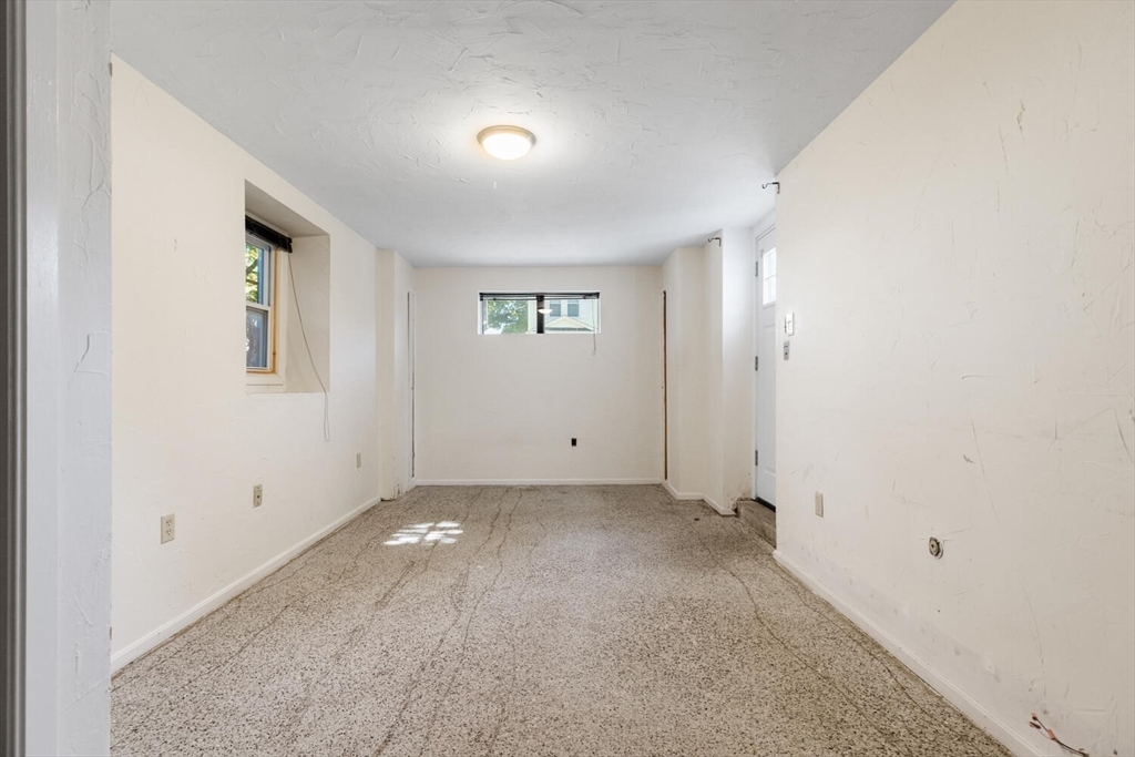87 Templeton Parkway, Unit 3 Watertown, MA 02472 - Photo 24 of 32 Gallery Image 24