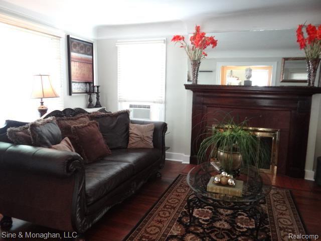 863 Barrington Road Grosse Pointe, MI 48230 - Photo 11 of 30 15 lr 1.jpg