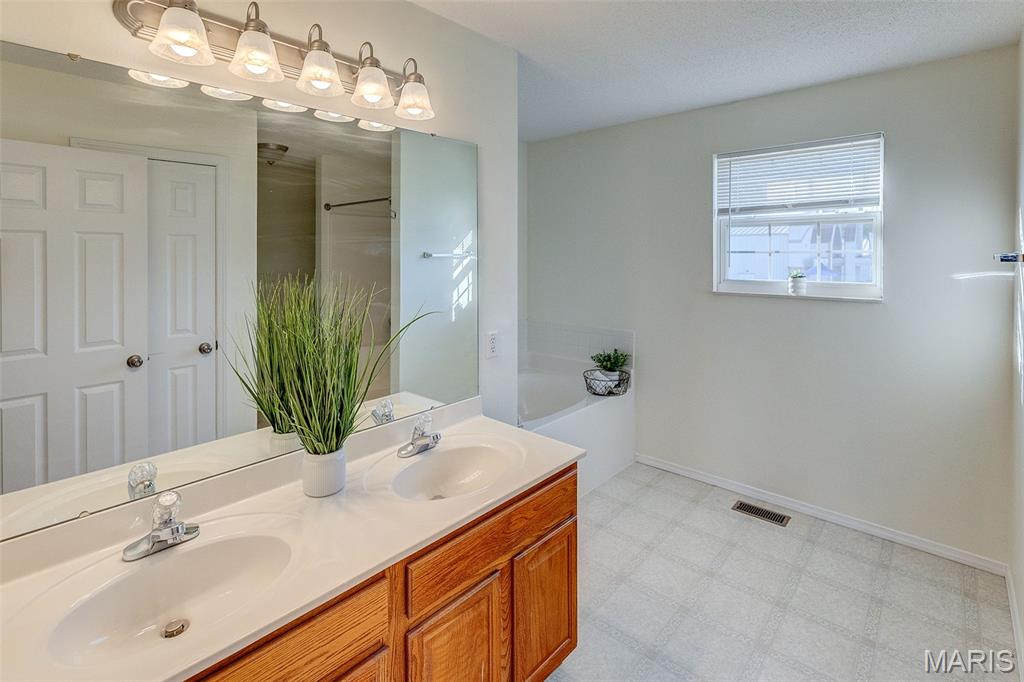 1501 Keck Ridge Drive O'Fallon, IL 62269 - Photo 23 of 63