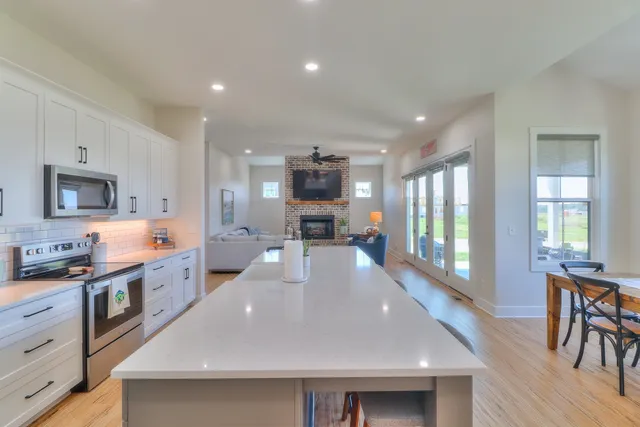 $699,900 | 13 Lake Life Court, Winchester, TN 37398