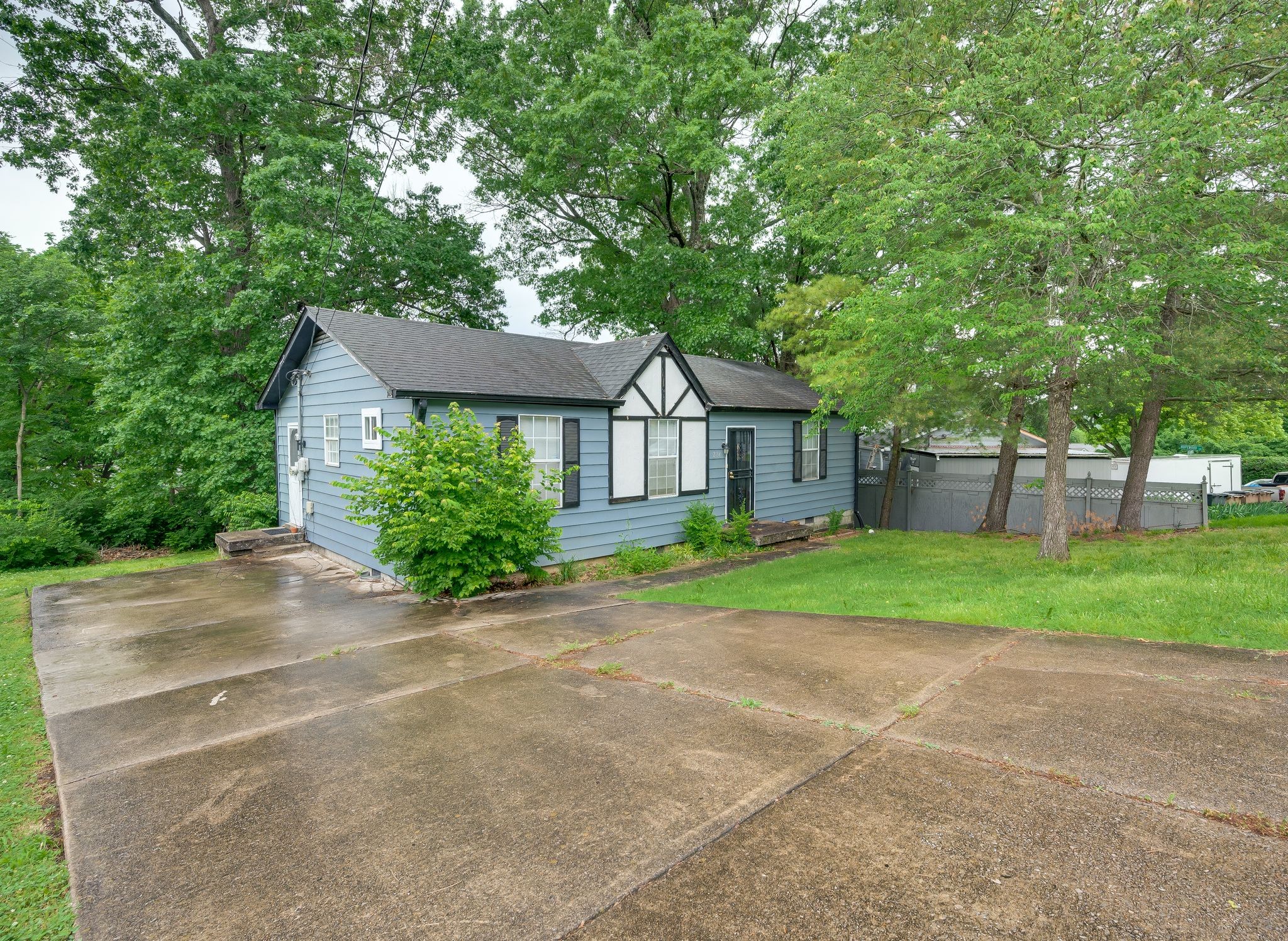 228 Flora Maxwell Road Nashville, TN 37211 - Photo 3 of 31 Gallery Image 3