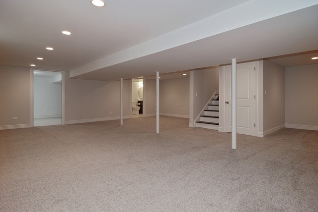 285 Olmsted Road Riverside, IL 60546 - Photo 7 of 10
