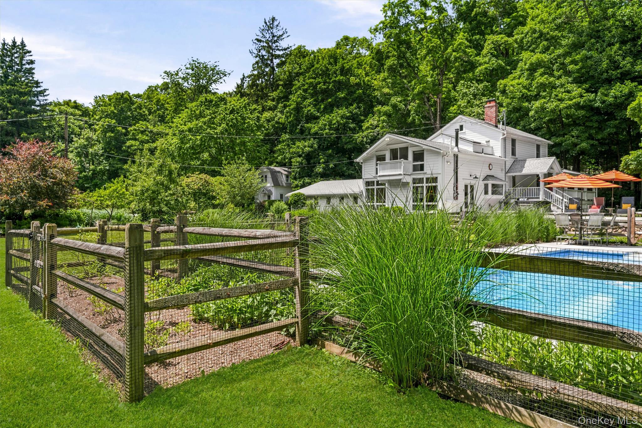 324 Haverstraw Road Suffern, NY 10901 - Photo 39 of 50 a front view of a house with garden