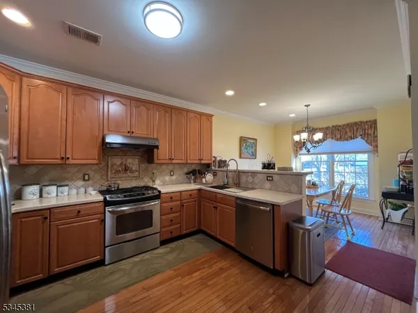 $6,000 | 43 Georgetown Court, Bernards, NJ 07920