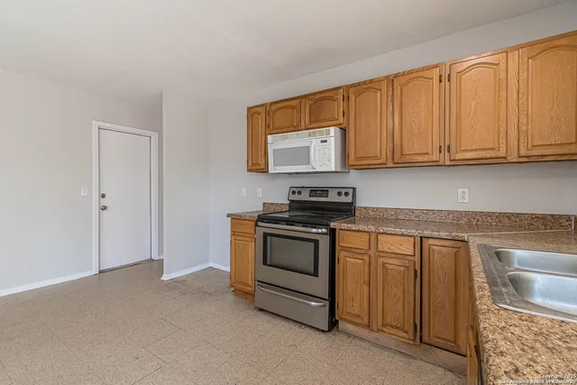 $1,495 | 9518 Millbrook Drive, San Antonio, TX 78245