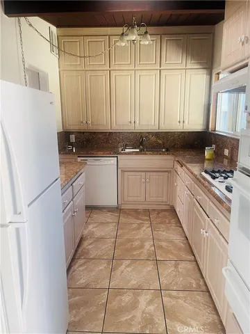 $3,200 | 13961 Stroud Street, Panorama City, CA 91402