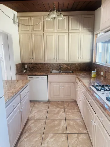 $3,200 | 13961 Stroud Street, Panorama City, CA 91402