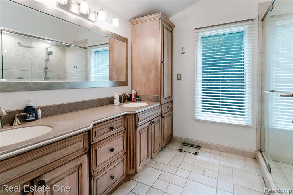 388 West Maryknoll Road Rochester Hills, MI 48309 - Photo 23 of 46