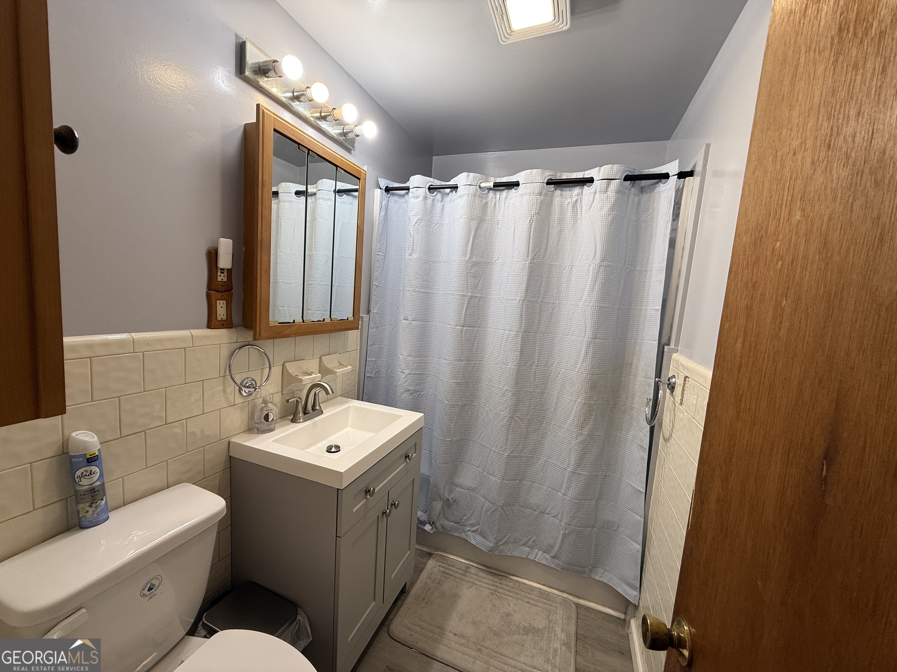 102 Hemlock Street Warner Robins, GA 31093 - Photo 16 of 32 a bathroom with sink toilet and shower