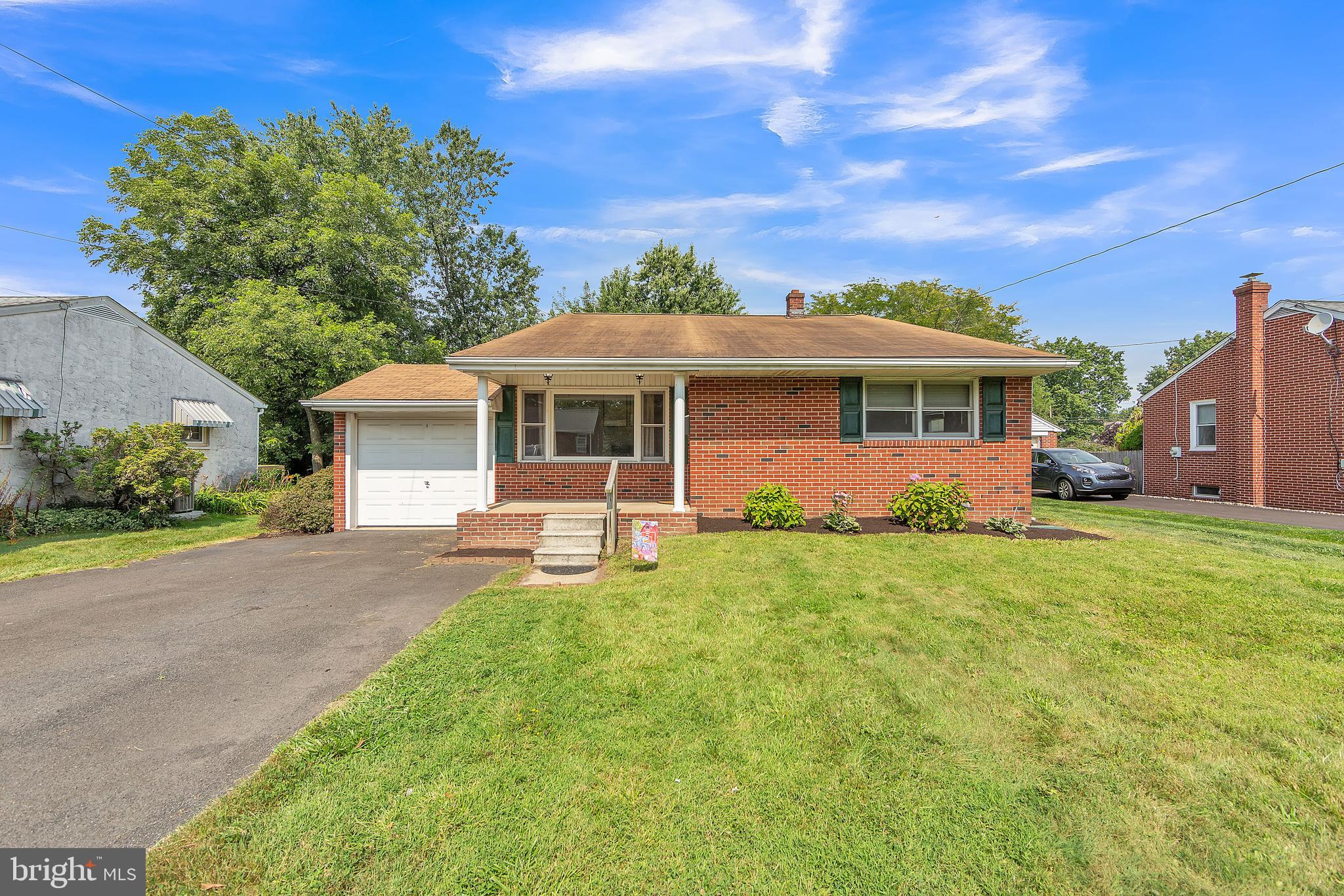 514 South Valley Forge Road Lansdale, PA 19446 - Photo 1 of 39 Garage and Driveway Parking