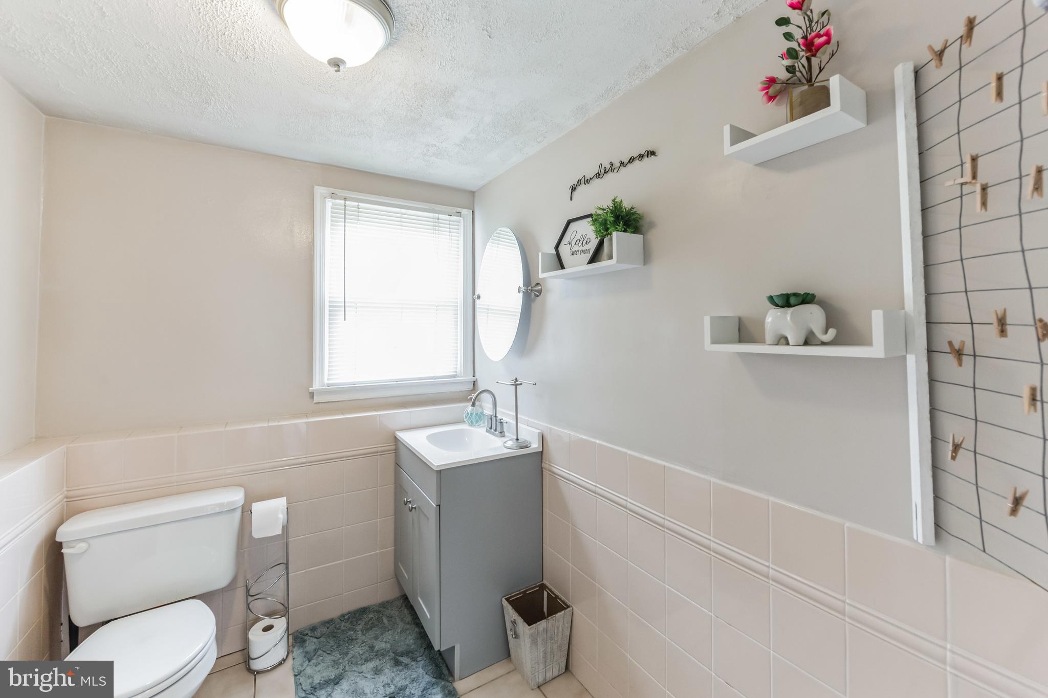 514 South Valley Forge Road Lansdale, PA 19446 - Photo 31 of 39 Half Bathroom