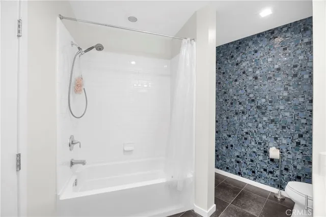 $1,330,000 | 21 Gramercy, Unit 220, Irvine, CA 92612