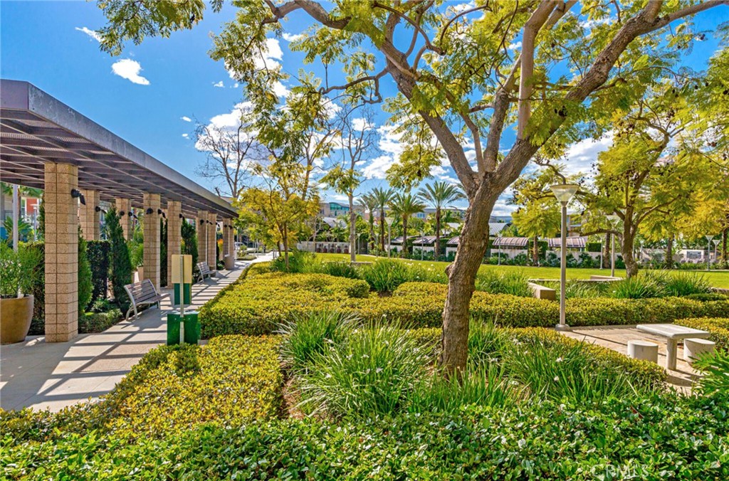 21 Gramercy, Unit 220 Irvine, CA 92612 - Photo 41 of 43 a view of yard with green space
