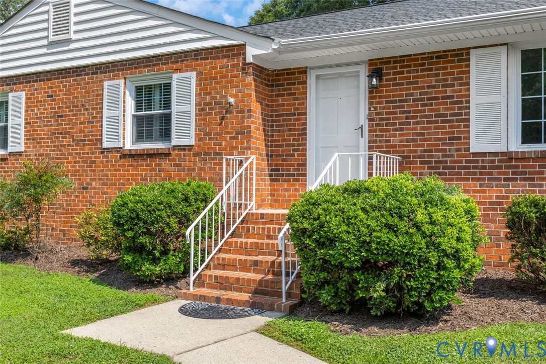 3951 Paulhill Road Chesterfield, VA 23236 - Photo 3 of 48 Gallery Image 3