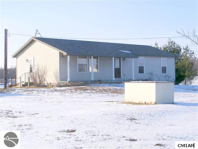 3620 Miner Road Crystal, MI 48818 - Photo 1 of 7 1771019.JPG