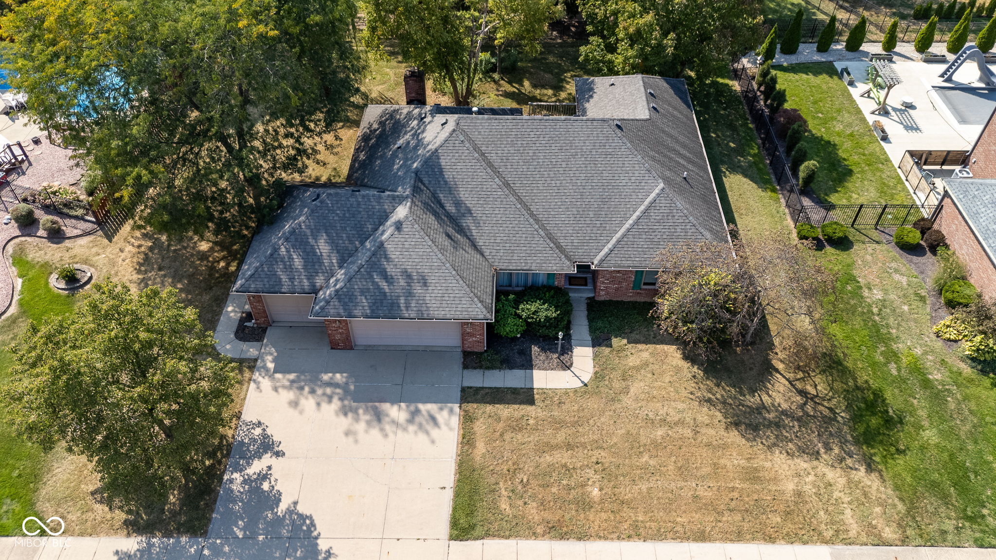 1810 Hunters Trail Brownsburg, IN 46112 - Photo 2 of 43