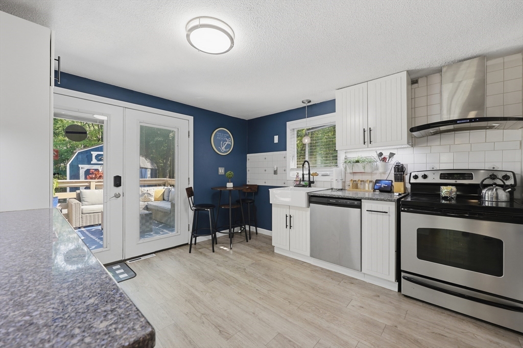 43 Seaverns Bridge Road Merrimack, NH 03054 - Photo 8 of 41 Gallery Image 8