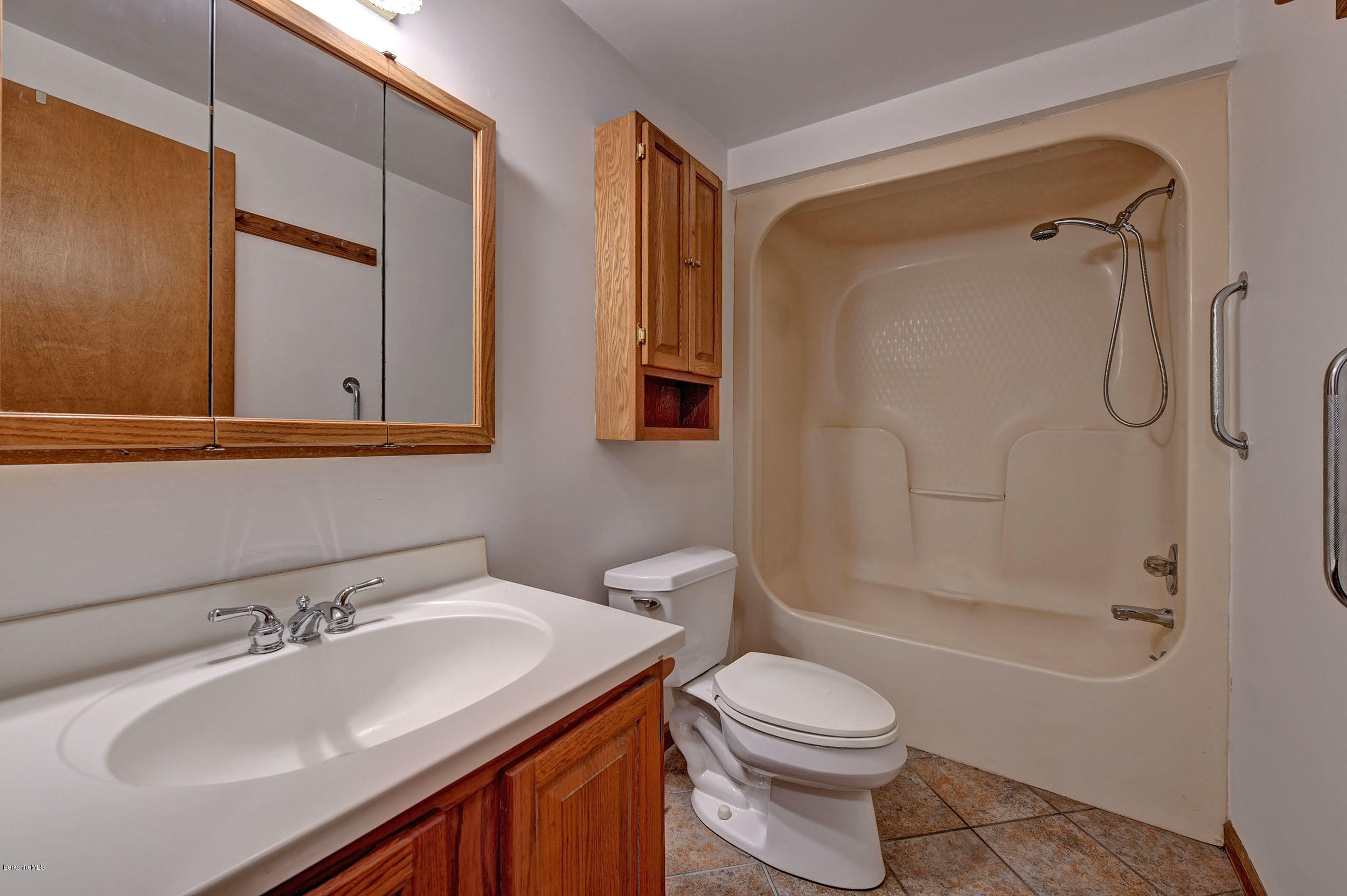 588 Leonhardt Road Becket, MA 01223 - Photo 19 of 32 588-19-Bathroom