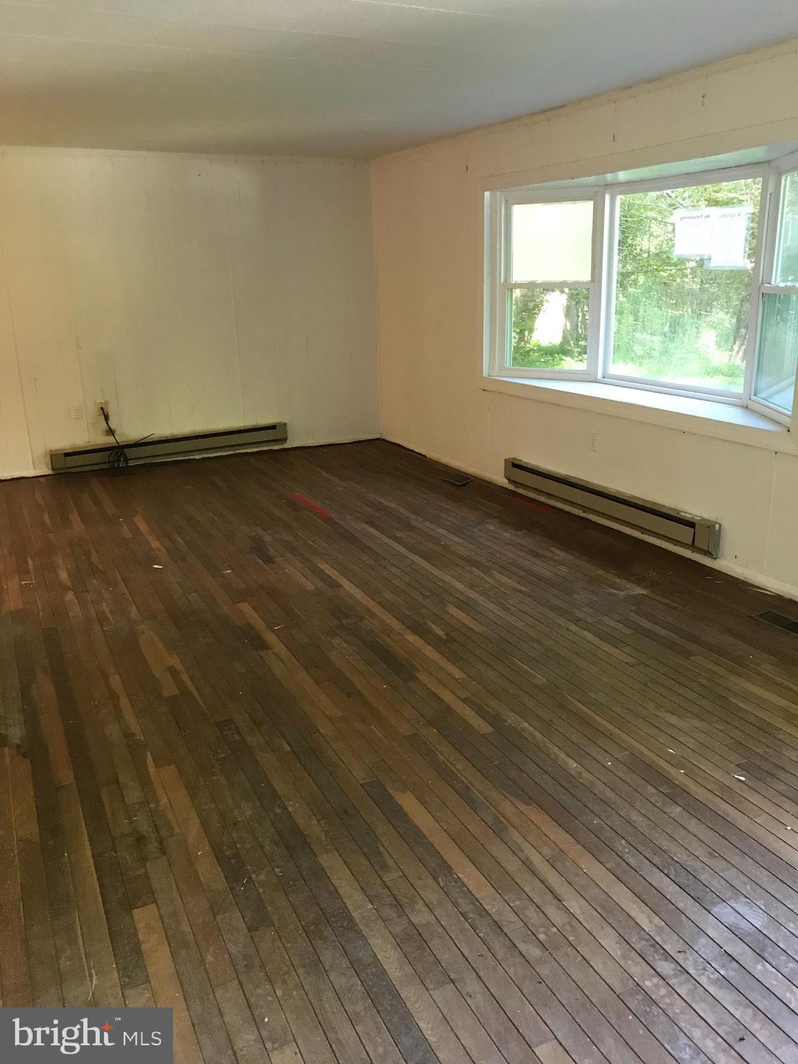 2130 Stinnett Road Huntingtown, MD 20639 - Photo 2 of 16 Living Room