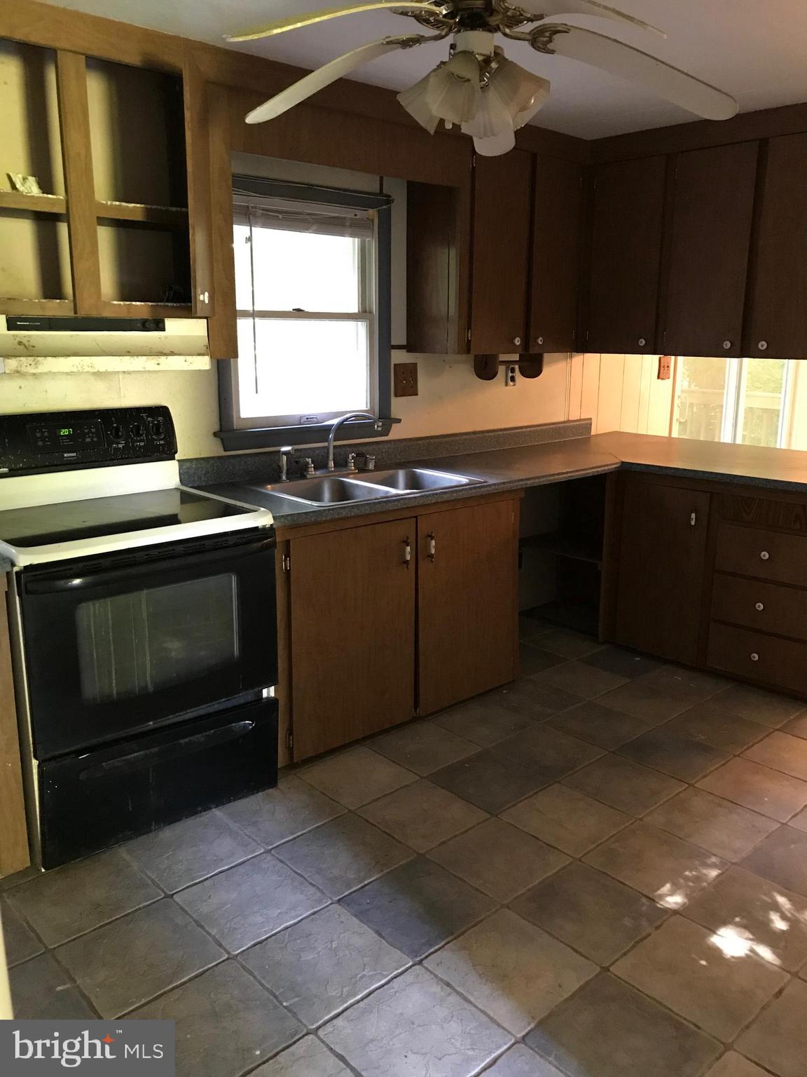 2130 Stinnett Road Huntingtown, MD 20639 - Photo 3 of 16 Kitchen