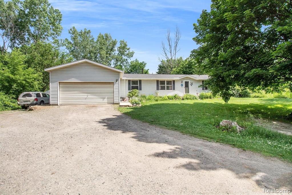 6205 Golf Club Road Howell, MI 48843 - Photo 2 of 22