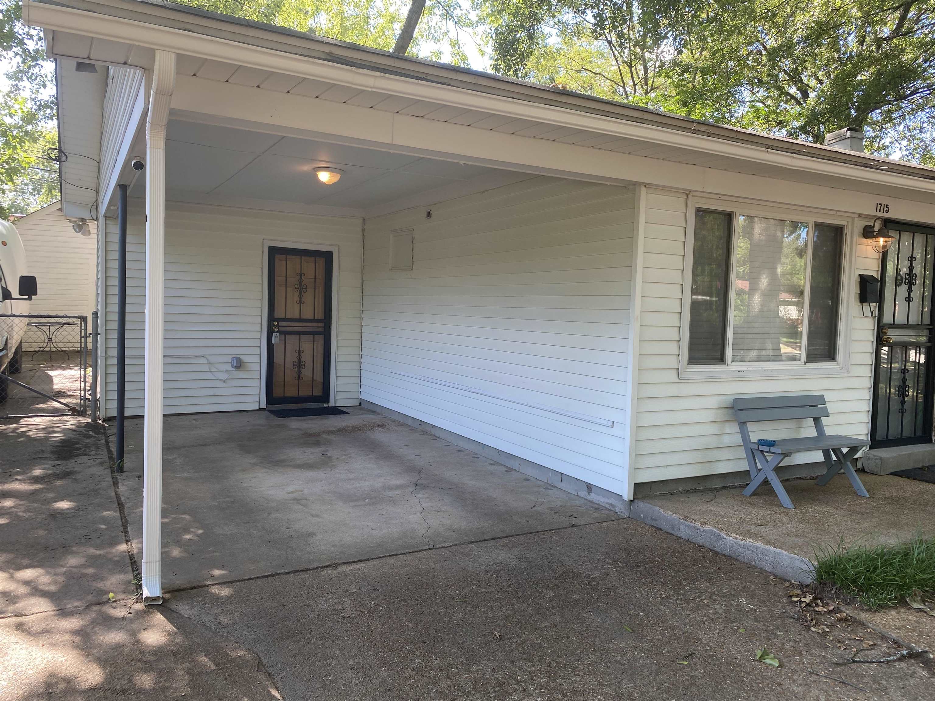 1715 Capri Road Memphis, TN 38117 - Photo 3 of 18