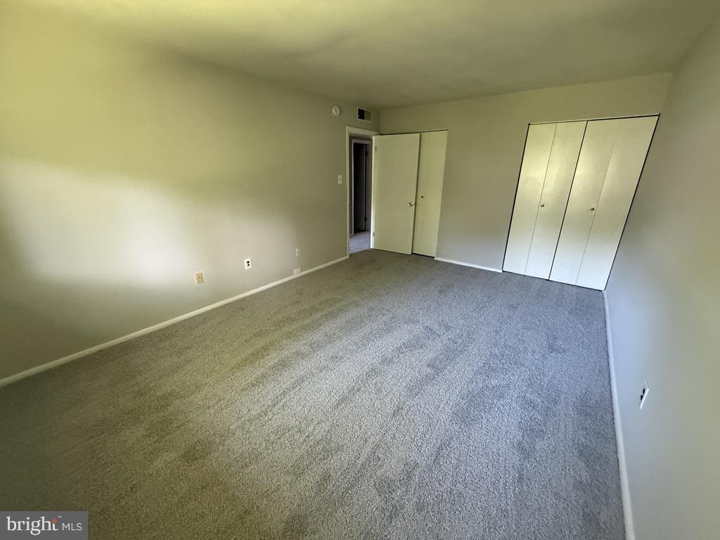 326 Saybrook Lane Wallingford, PA 19086 - Photo 13 of 17 Spacious, light-filled room awaits you.