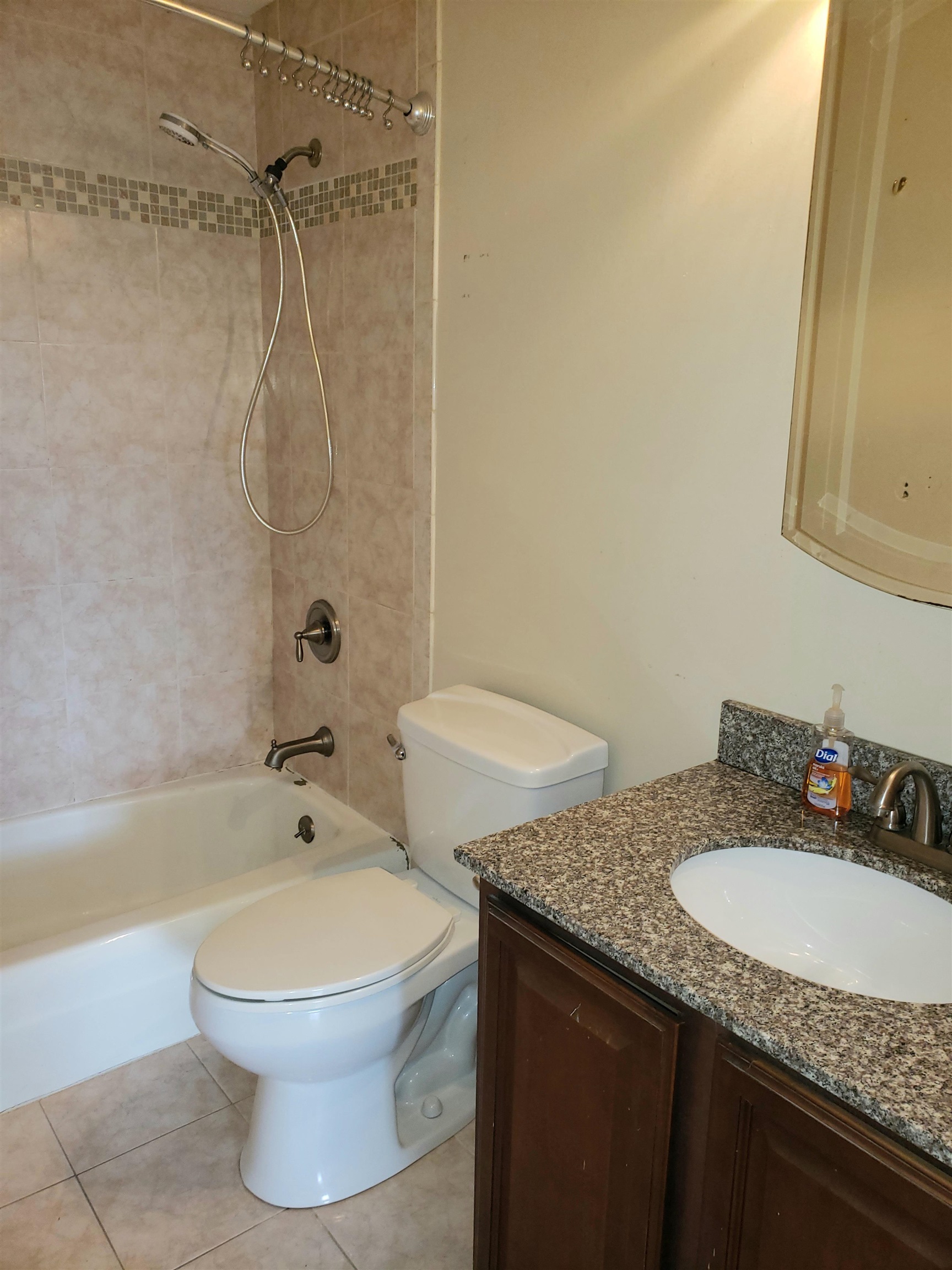 130 English Village Road, Unit 302 Manchester, NH 03102 - Photo 11 of 21