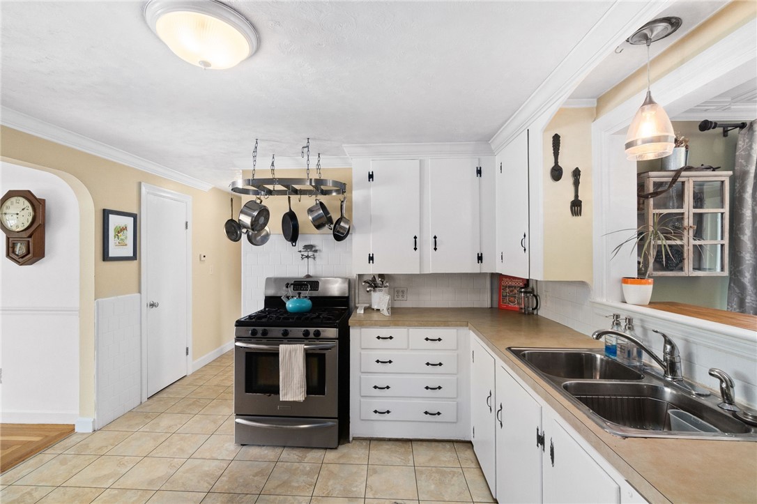 8 Keane Street Lincoln, RI 02865 - Photo 11 of 31