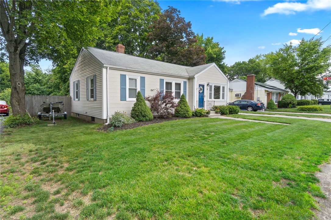 8 Keane Street Lincoln, RI 02865 - Photo 4 of 31