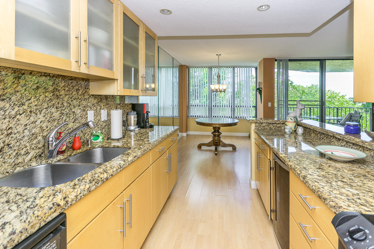 799 Jeffery Street, Unit 412 Boca Raton, FL 33487 - Photo 4 of 20 Renovated Kitchen