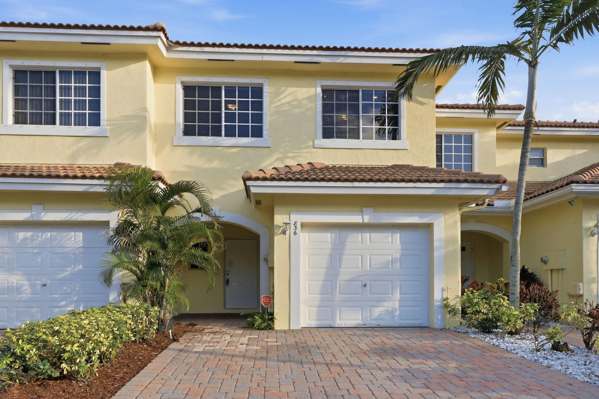 836 Imperial Lake Road West Palm Beach, FL 33413 - Photo 2 of 36 Photo 2