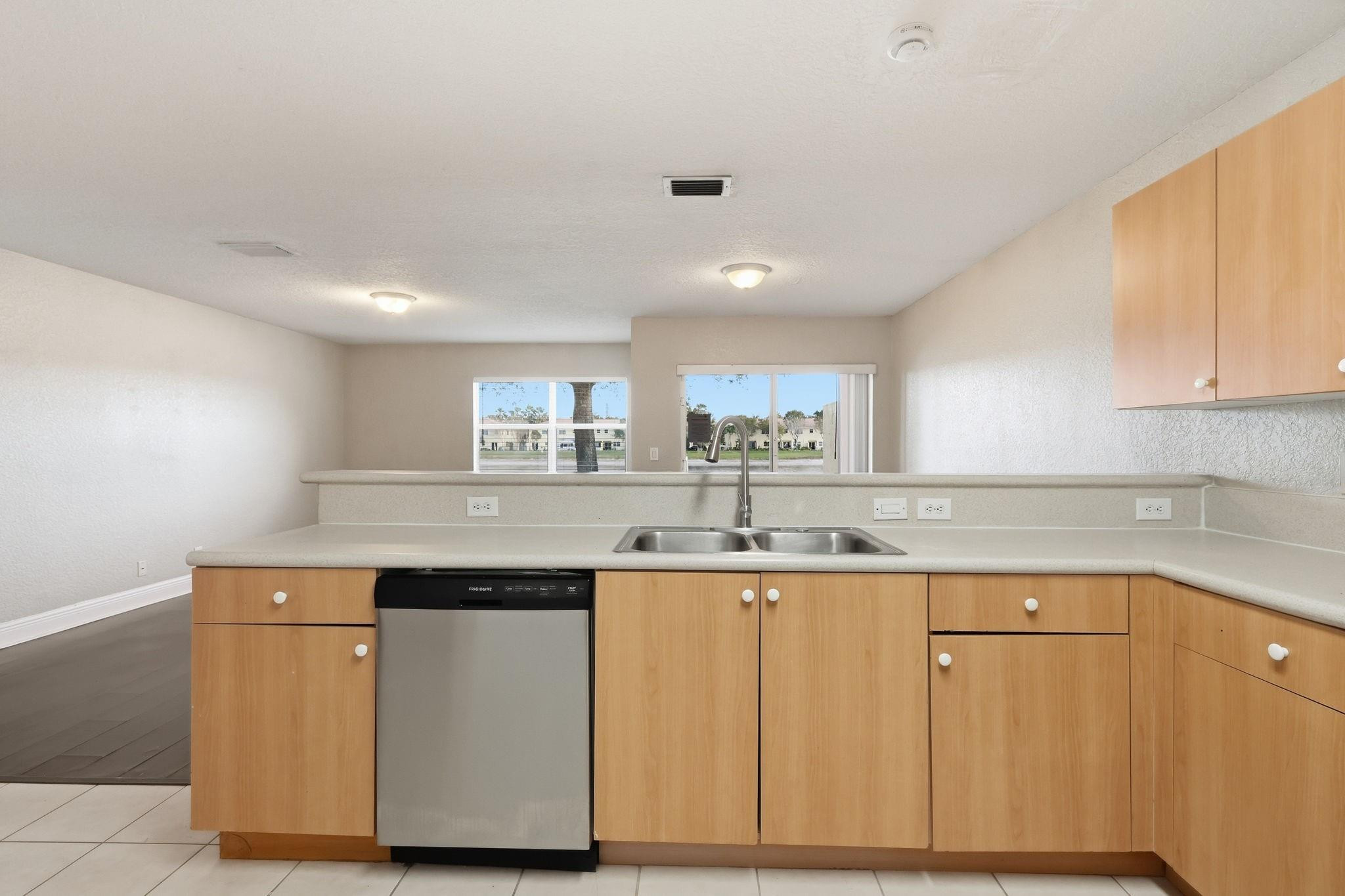 836 Imperial Lake Road West Palm Beach, FL 33413 - Photo 7 of 36 Photo 7