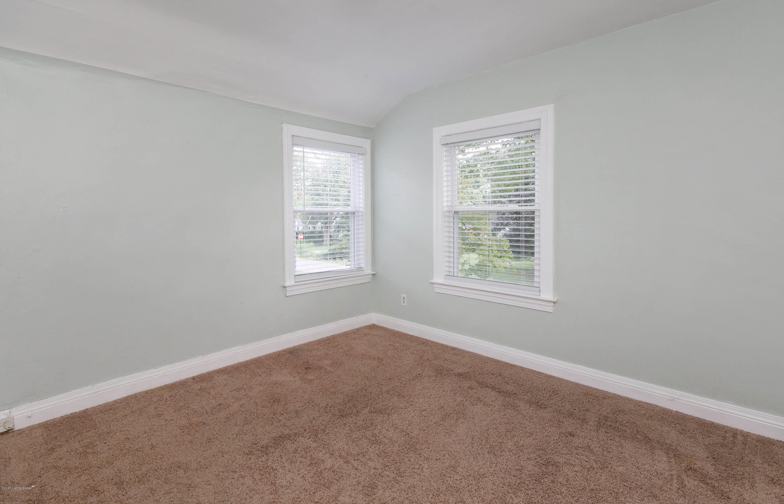 3911 Springhill Road Louisville, KY 40207 - Photo 23 of 36 1A269D33-4B1B-4277-827D-5A00099F1B1F