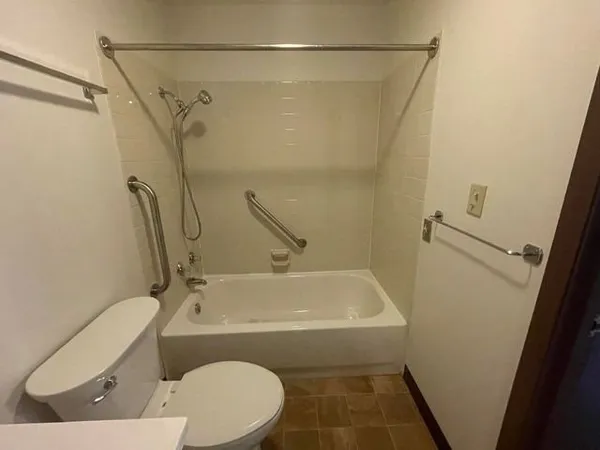 $784 | 2301 South Veterans Drive, Effingham, IL 62401