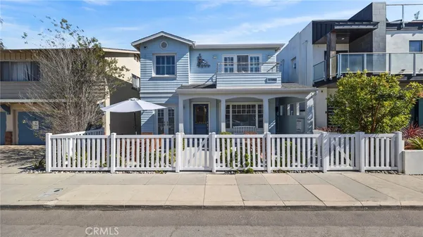$2,850 | 114 Roycroft Avenue, Unit A, Long Beach, CA 90803