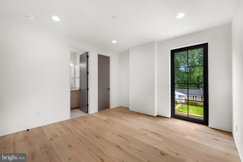 $2,495,000 | 113 James Drive Southwest, Vienna, VA 22180