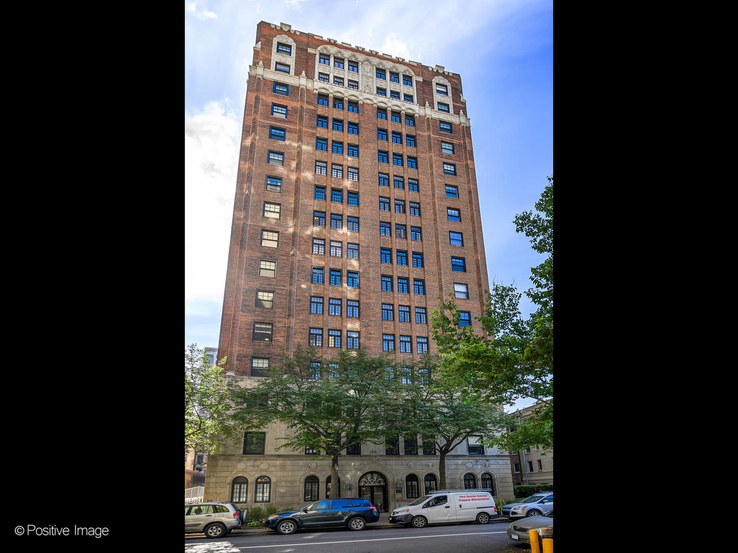 415 West Aldine Ave Unit 15D  