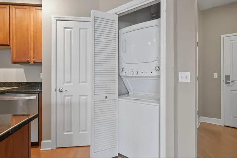 $235,900 | 500 East Grant Street, Unit 709, Minneapolis, MN 55404