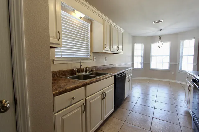 $1,750 | 3151 Forrest Avenue, Crestview, FL 32539