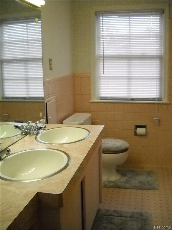 733 Middlesex Road Grosse Pointe, MI 48230 - Photo 13 of 19 112.JPG