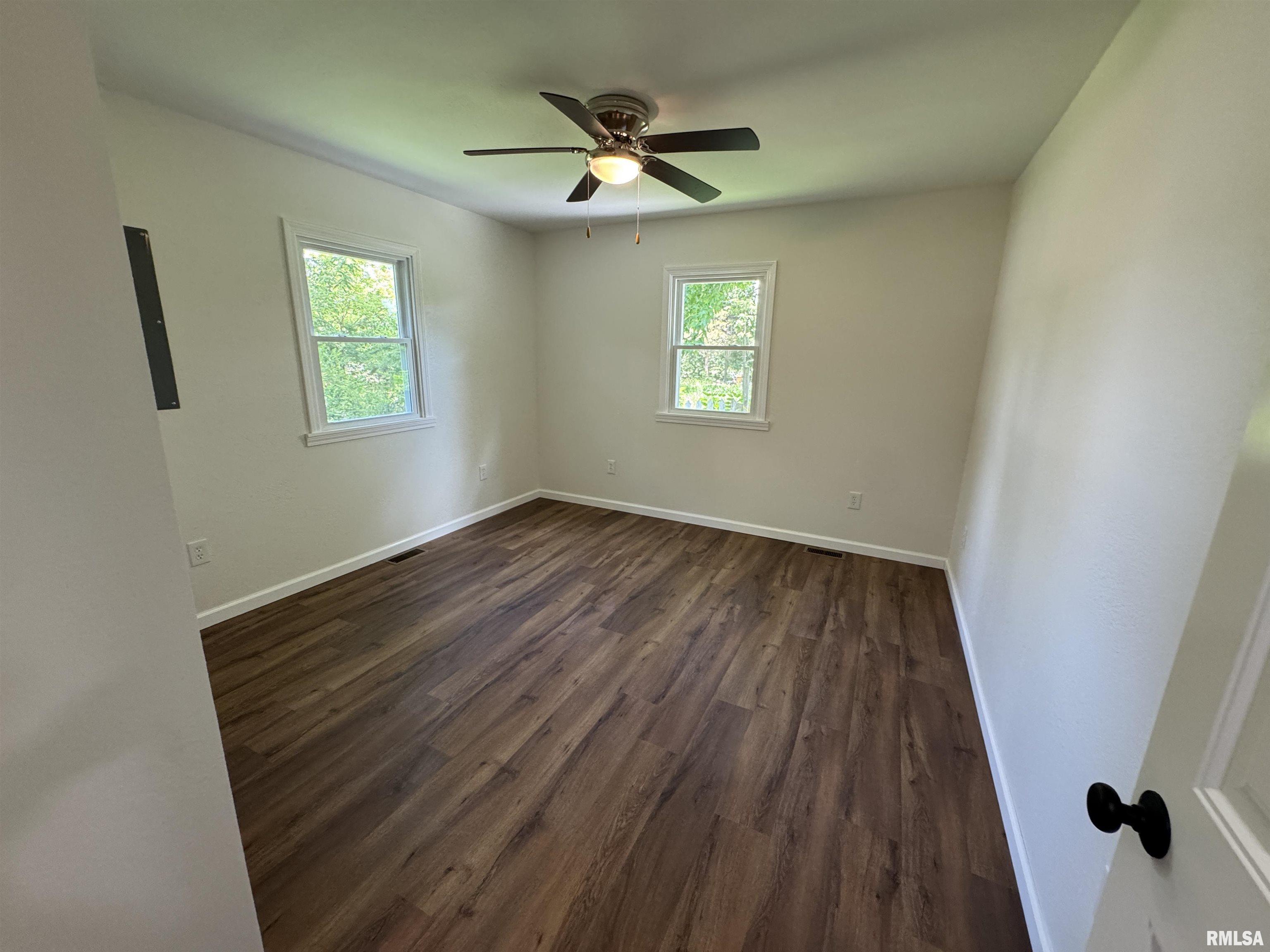 408 West 5th Street Flora, IL 62839 - Photo 15 of 34